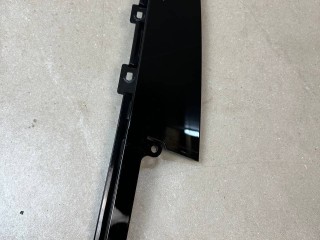 накладка двери (крышки) багажника Land Rover Range Rover Evoque L551 2020, 2.0 л., бензин, АКПП, белый, внедорожник 5 дв., полный привод, правый руль, K8D2255A80