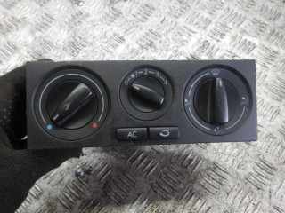 блок управления печки / климат-контроля Volkswagen Golf 4 поколение 2002, 1.9 л., дизель, МКПП, универсал, 1J0820045F