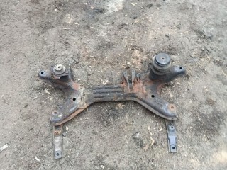 балка подвески передняя (подрамник) Volkswagen Golf 1 поколение 1993