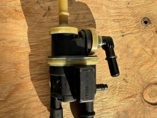 электромагнитный клапан Alfa Romeo Stelvio 1 поколение 2018, 2.0 л., АКПП, серый, внедорожник 5 дв., полный привод, 05281451AA