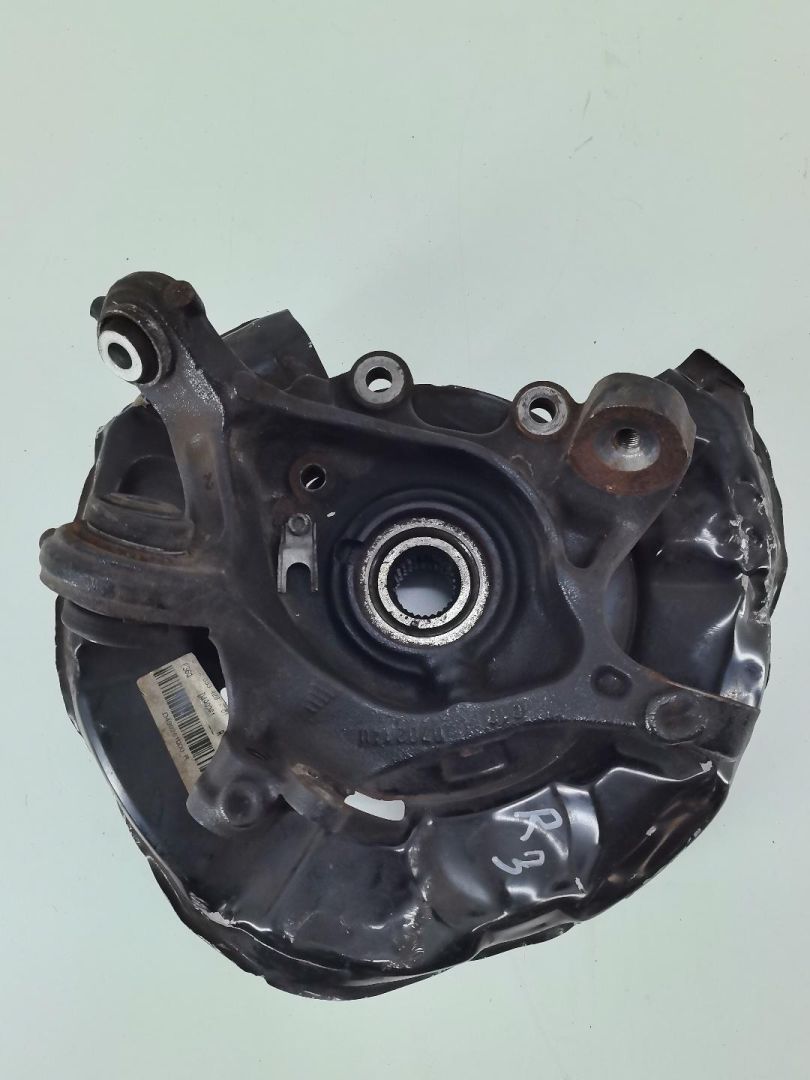 кулак задний правый BMW 3 серия F30/F31/F34 2013, 1.6 л., N13 B16 A, бензин, АКПП, седан, задний привод, правый руль, 33326792522 - фото №1