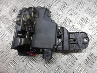 замок двери передней правой Volkswagen Passat B5 1998