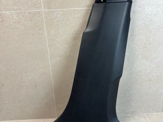 обшивка стойки центральной правой Alfa Romeo 2017, 2.0 л., бензин, АКПП, серый, полный привод, 156130280