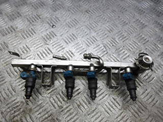 форсунка Volkswagen Passat B5 2001, 2.0 л., бензин, 06B133551