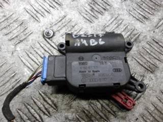 моторчик заслонки печки Audi A4 B6 2002, 1.8 л., бензин, МКПП, универсал, 0132801301