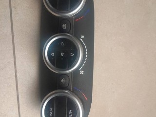 блок управления печки / климат-контроля Alfa Romeo 2019, 1.8 л., 940 A1.000, бензин, АКПП, черный, хетчбэк 5 дв., передний привод, 156141529