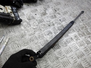 щеткодержатель (поводок стеклоочистителя, дворник) Volkswagen Golf 4 поколение 2006