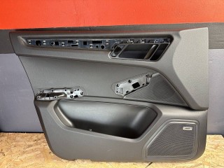 обшивка двери передняя левая Porsche Macan 1 поколение 2015, 95B867011