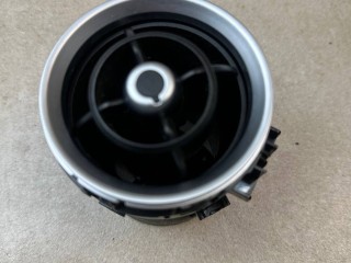 дефлектор обдува салона Alfa Romeo 2021, 2.1 л., дизель, АКПП, чёрный, внедорожник 5 дв., полный привод, 1561236810