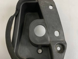 кронштейн (крепление) Maserati Levante 1 поколение 2017, 3.0 л., A630HP, дизель, АКПП, blue, внедорожник 5 дв., полный привод, правый руль, 670037010