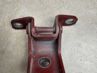 петля двери Fiat 124 Spider 1 поколение 2020, 1.4 л., АКПП, красный, кабриолет, задний привод