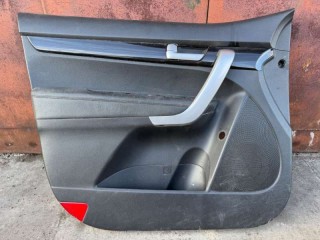 обшивка двери передняя левая Kia Sorento 2 поколение 2011, 935702P000VA, 823012P000, 823102P000, 823322P000