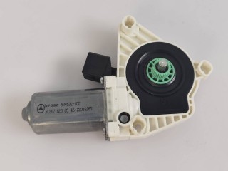 моторчик стеклоподъемника передний правый Mercedes-Benz CLS-Класс C218 [рестайлинг] 2016, 3.0 л., OM 642.852, дизель, АКПП, белый 799, седан, задний привод, правый руль, A2078200542