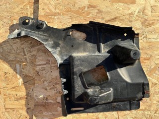 защита днища Maserati Levante 1 поколение 2017, 3.0 л., бензин, АКПП, белый, внедорожник 5 дв., полный привод, 670032421