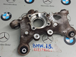 кулак задний правый BMW i3 L01 2015, 6852164