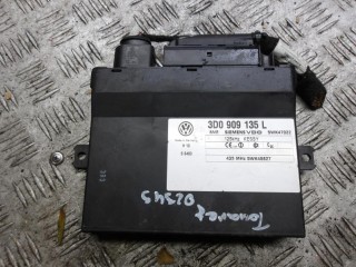 блок управления центральным замком Volkswagen Touareg 1 поколение 2003, 4.2 л., бензин, АКПП, внедорожник 5 дв., 3D0909135L