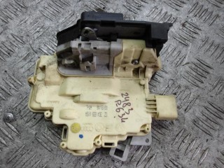 замок двери задней левой Volkswagen Passat B6 2006, 2.0 л., дизель, МКПП, универсал, 3C4839015A
