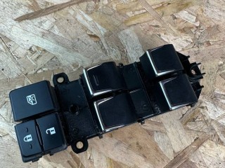 блок управления стеклоподъемниками Lexus NX 1 поколение [рестайлинг] 2020, 2.5 л., гибрид, красный, полный привод, правый руль, 84040-78040