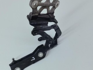 петля капота левая Aston Martin DB9 1 поколение [рестайлинг] 2012, 5.9 л., бензин