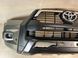 бампер передний Toyota Hilux 8 поколение [рестайлинг] 2024, 2.8 л., дизель, АКПП, 52119YP580