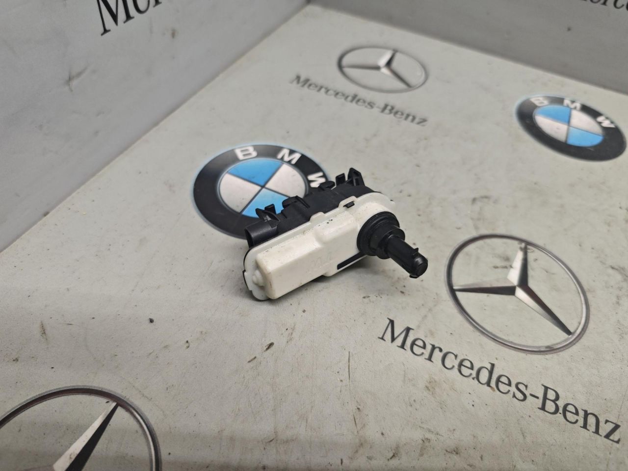 активатор замка крышки топливного бака BMW 2023, 4.4 л., бензин, a96, полный привод, правый руль, 9447698 - фото №1