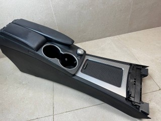 подлокотник Mercedes-Benz GLK-Класс X204 [рестайлинг] 2014, 2.2 л., дизель, АКПП, белый, внедорожник 5 дв., полный привод, A2046800150