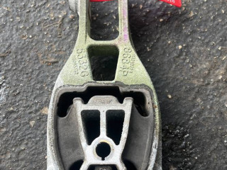 подушка крепления КПП Buick Encore 1 поколение [рестайлинг] 2019, 1.4 л., бензин, АКПП, внедорожник 5 дв.