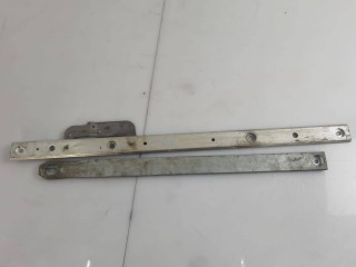 Усилитель пола Mercedes-Benz CLS-Класс C218 [рестайлинг] 2016, 3.0 л., OM 642.852, дизель, АКПП, белый 799, седан, задний привод, правый руль, A2056190725