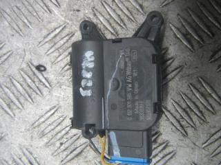 моторчик заслонки печки Volkswagen Golf 5 поколение 2007, 1.9 л., дизель, МКПП, универсал, 1K0907511