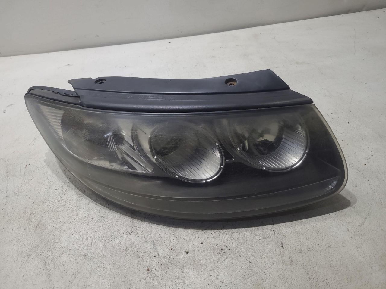 фара правая Hyundai Santa Fe 2 поколение (CM) 2008, 2.2 л., D4EB, дизель, АКПП, серый, внедорожник 5 дв., 921022B071 - фото №1
