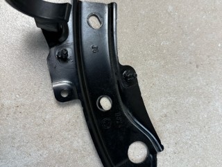 кронштейн (крепление) Alfa Romeo 2017, 2.0 л., бензин, АКПП, серый, полный привод, D824