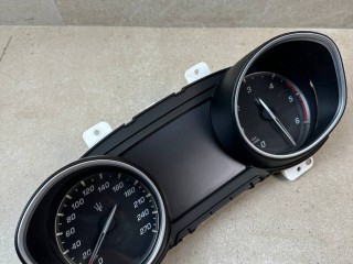 щиток приборов (приборная панель) Maserati Levante 1 поколение 2017, 3.0 л., бензин, АКПП, белый, внедорожник 5 дв., полный привод, 670101177