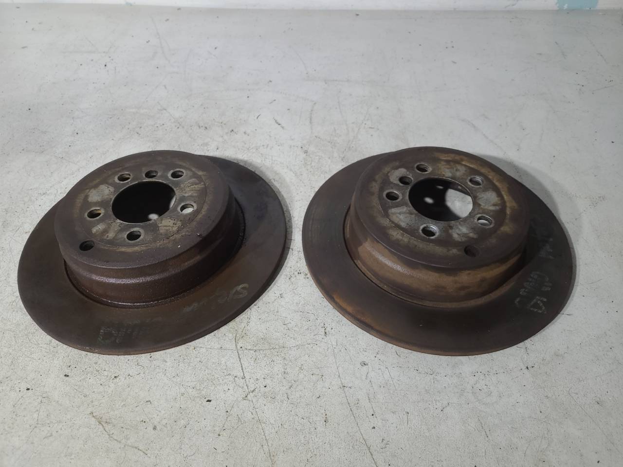 диск тормозной задний Land Rover Range Rover 3 поколение 2003, 3.0 л., TDi, дизель, АКПП, синий, внедорожник 5 дв., полный привод - фото №1