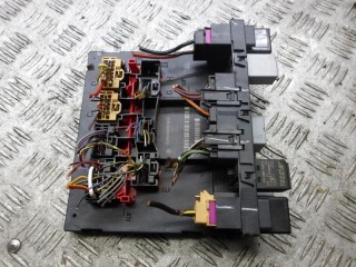 блок предохранителей Volkswagen Jetta 5 поколение 2007, 1.6 л., бензин, МКПП, седан, 3C8937049E