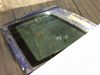 стекло кузовное боковое левое Land Rover Range Rover 2 поколение 1998