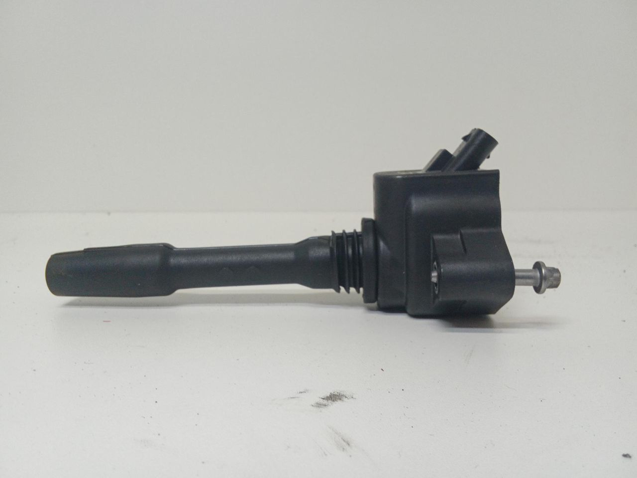 катушка зажигания BMW 2 серия Active Tourer F45 2014, 1.5 л., B38 A15 A, бензин, АКПП, black sapphire metallic (475), хетчбэк 5 дв., правый руль, 7619385 - фото №1