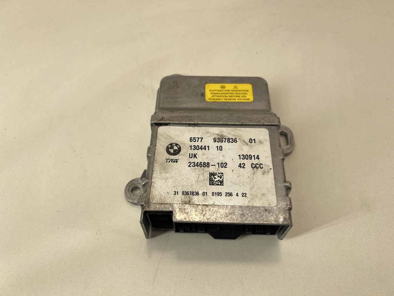 блок AirBag BMW i3 L01 2015, электро, 65779381838 - фото №1