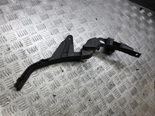 крепление ( кронштейн ) крыла Audi A2 8Z 2000, 8Z0854730