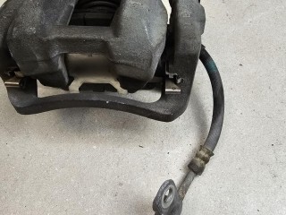 суппорт передний правый Fiat 124 Spider 1 поколение 2020, 1.4 л., АКПП, красный, кабриолет, задний привод, 6000612403