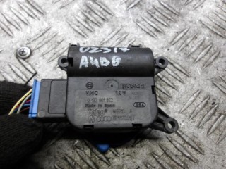 моторчик заслонки печки Audi A4 B6 2002, 1.8 л., бензин, МКПП, универсал, 0132801322