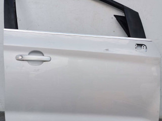 дверь передняя правая Ford Kuga 1 поколение 2008, 2.0 л., бензин, 6МКПП, внедорожник 5 дв.