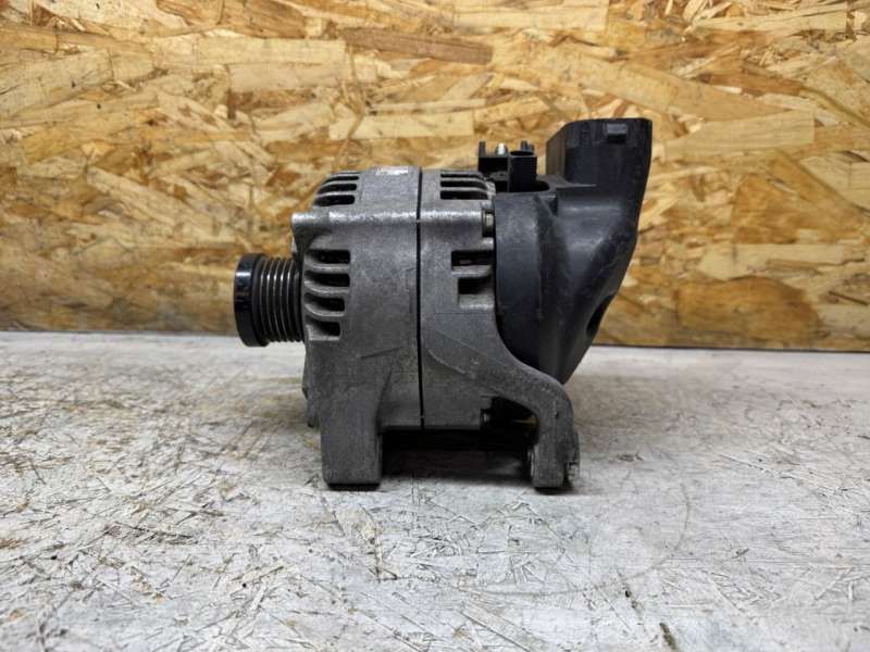 генератор BMW 1 серия F20/F21 2015, 1.6 л., Ti, бензин, 12317605060, 7605060, 7610260, 1042106333 - фото №1