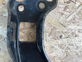 крепление рычага заднее правое нижнее Lexus NX 1 поколение [рестайлинг] 2020, 2.5 л., гибрид, красный, полный привод, правый руль, 48717-42010