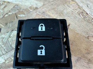 кнопка центрального замка Lexus NX 1 поколение [рестайлинг] 2020, 2.5 л., гибрид, красный, полный привод, правый руль, 84930-78010