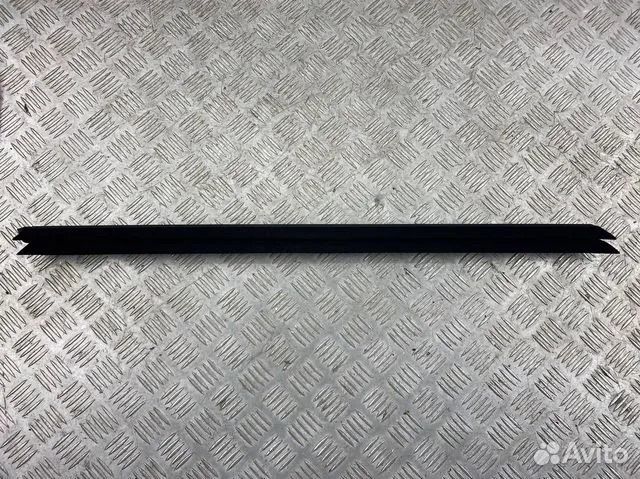 Уплотнитель стекла BMW X3 G01 (2017 - 2026), 51337393418 - фото №1