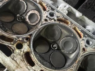 головка блока цилиндров Volkswagen Golf 3 поколение 2000, 1.6 л., бензин, МКПП, 036103373AF