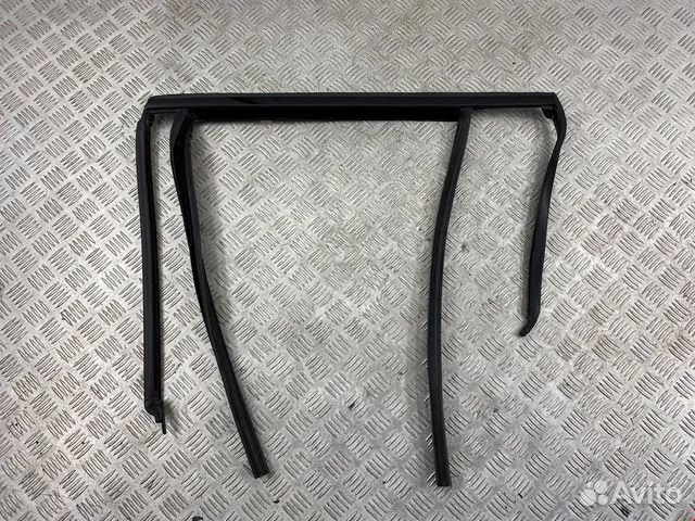 Уплотнитель стекла BMW X3 G01 (2017 - 2026), 51357393447 - фото №1