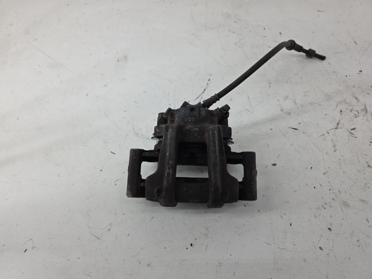 суппорт передний правый BMW 4 серия F32/F33 2015, 2.0 л., бензин, АКПП, 34116850650, 6850650 - фото №1