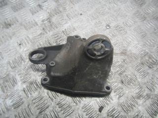 кронштейн КПП Volkswagen Passat B5 1998, 8D0299114S