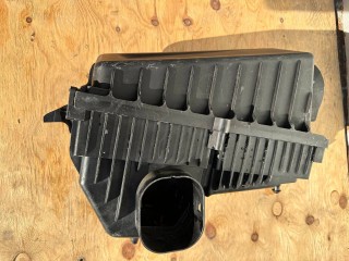 корпус воздушного фильтра Alfa Romeo Stelvio 1 поколение 2018, 2.0 л., АКПП, серый, внедорожник 5 дв., полный привод, 50546941